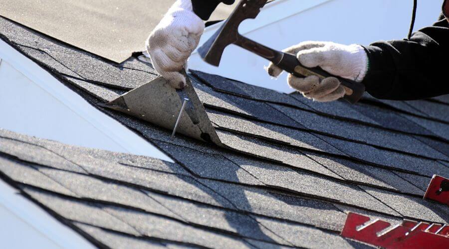 Professional gutter cleaning in Summerville, OR